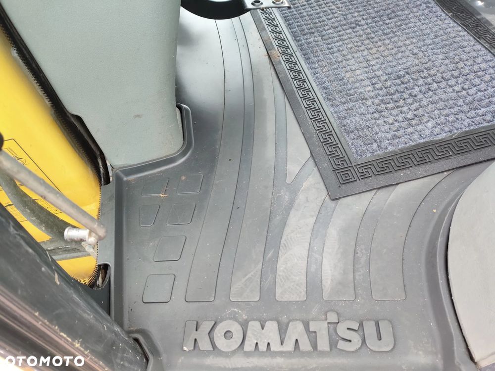 Komatsu Komatsu WB93 S5 / RÓWNE KOŁA / SPROWADZONA / KOPARKO-ŁADOWARKA / - 15