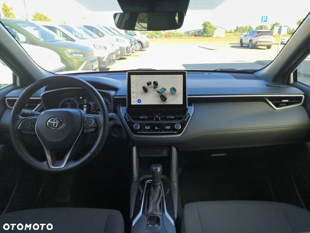 Toyota Corolla Cross - 12
