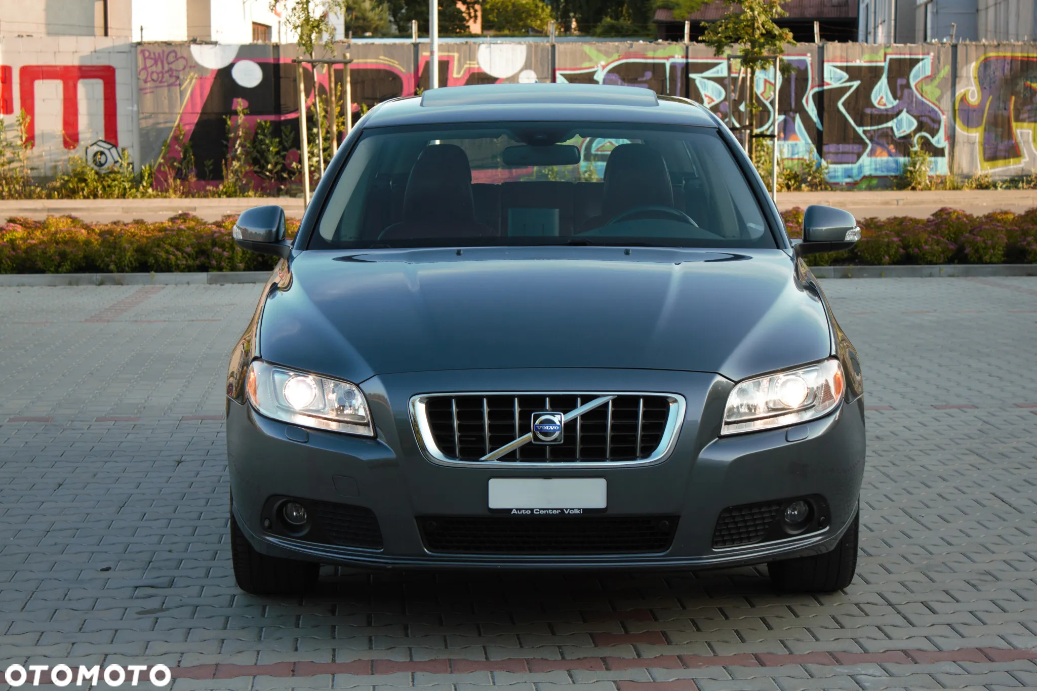 Volvo V70 2.5T Kinetic - 2