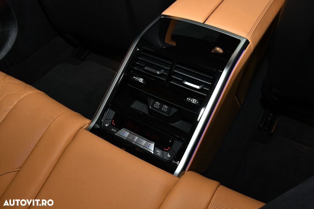 BMW M8 Competition - 10