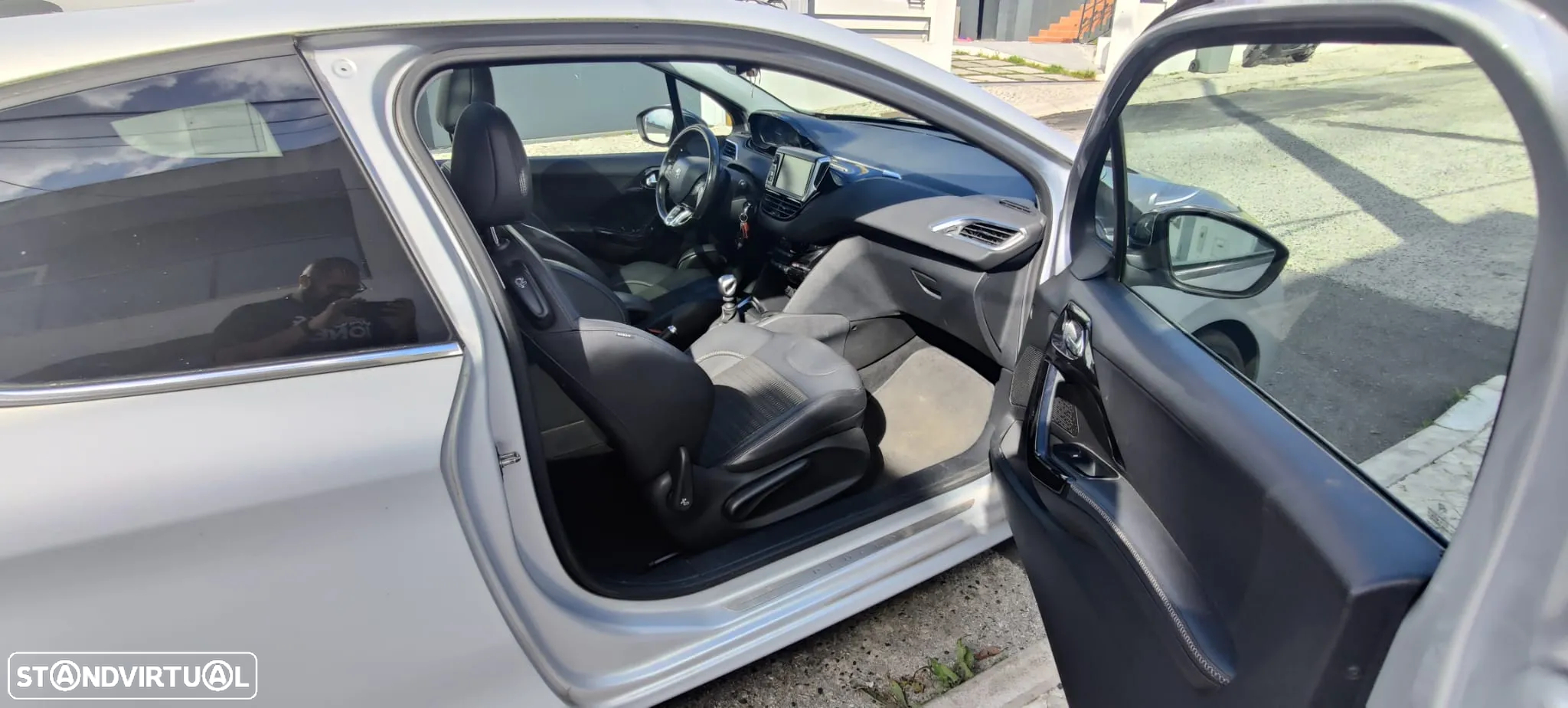 Peugeot 208 1.6 e-HDi Ice Velvet - 7