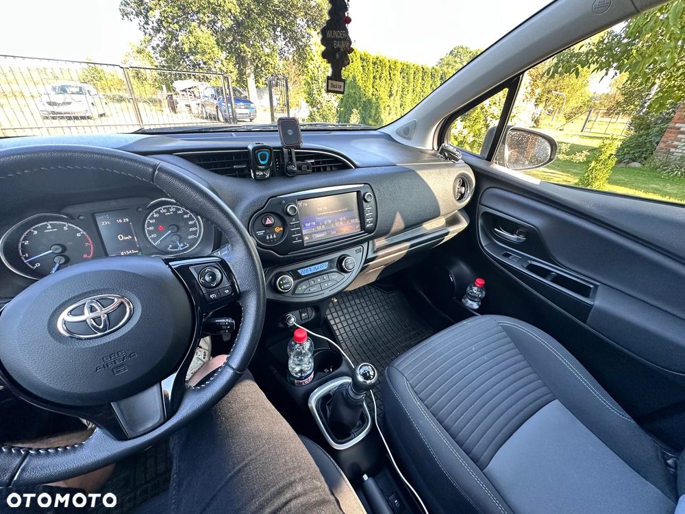 Toyota Yaris - 10