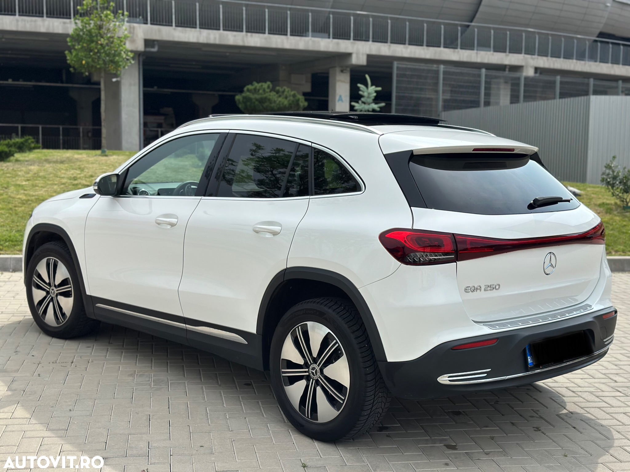 Mercedes-Benz EQA - 5