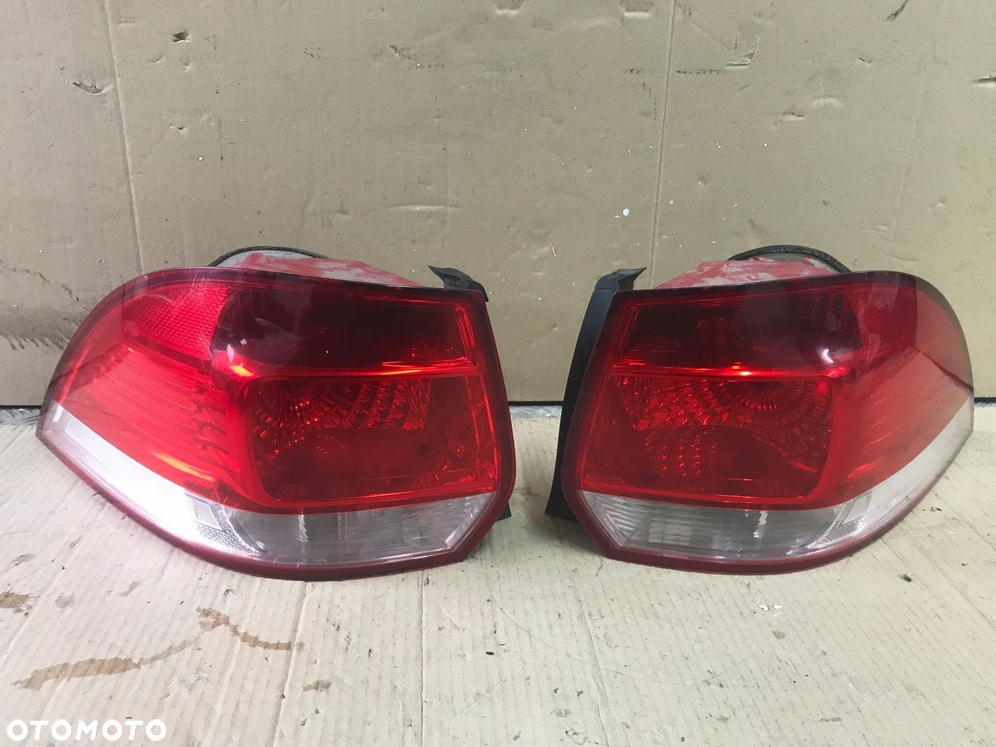 LAMPA PRAWY LUB LEWY TYŁ VW GOLF 5 V KOMBI - 1