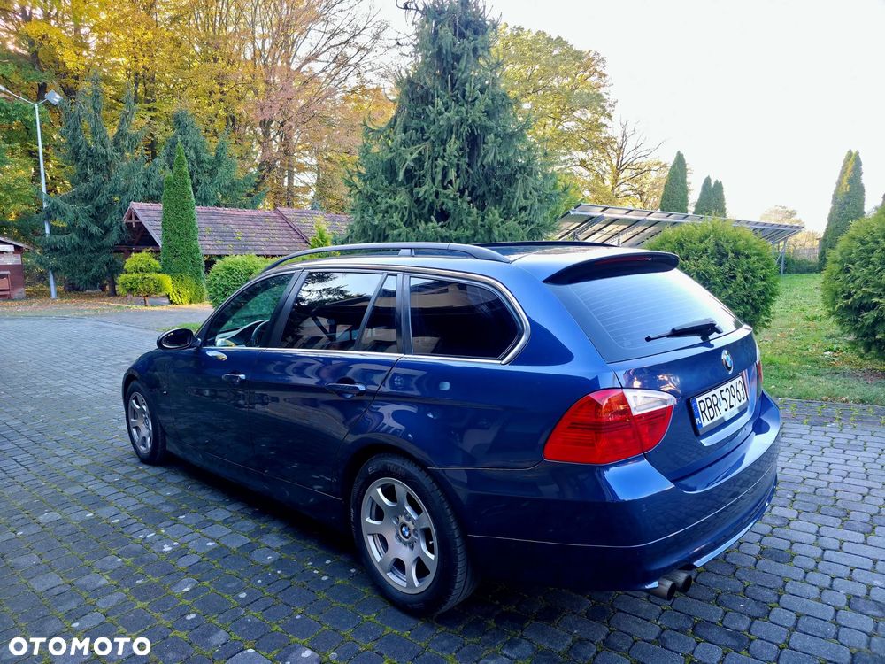 BMW Seria 3 325i - 5