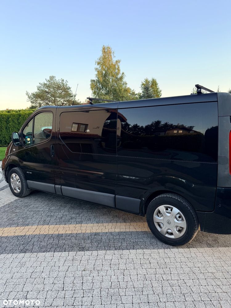 Renault Trafic Grand Passenger Black Edition - 5