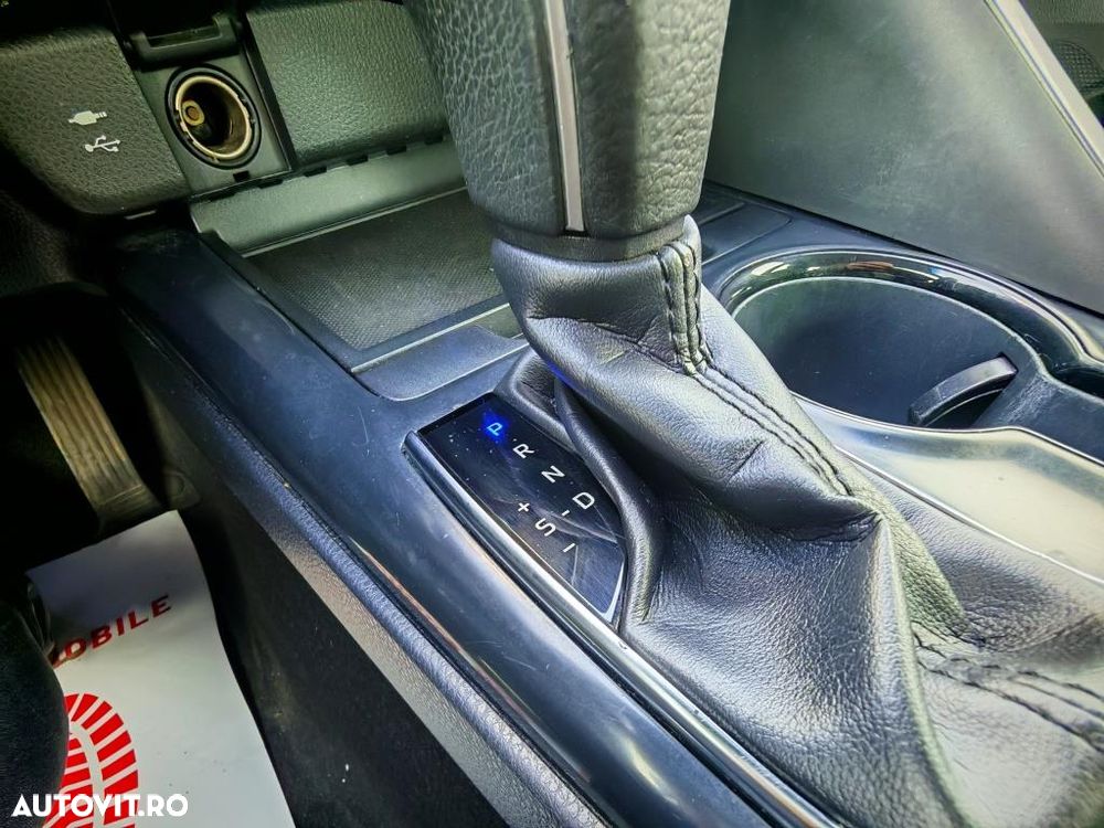 Toyota Camry Business Edition - 12