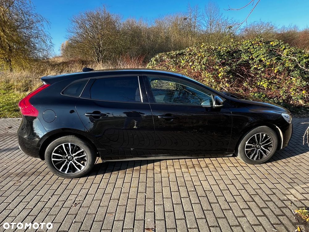 Volvo V40 T3 Drive-E Momentum - 1