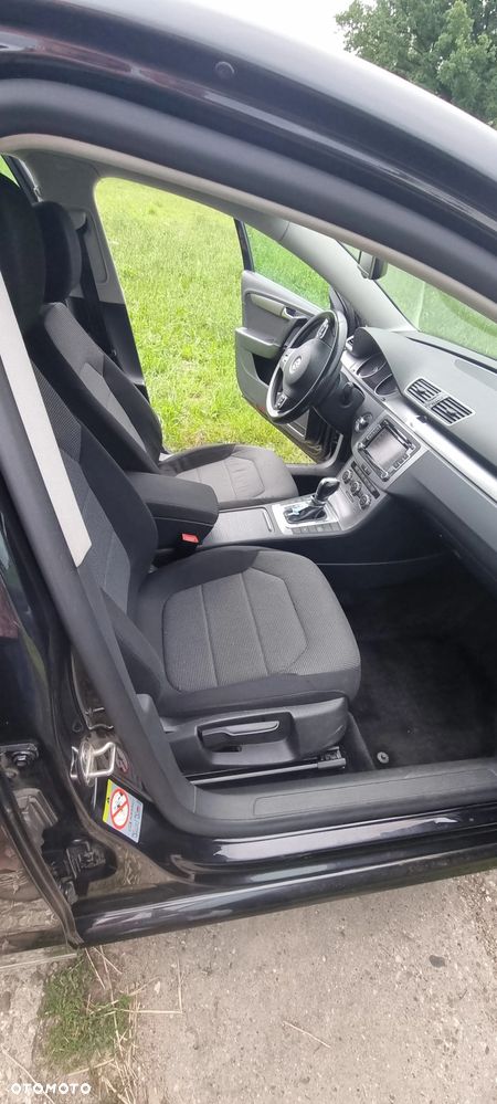 Volkswagen Passat - 11