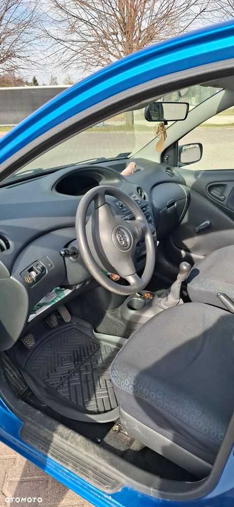 Toyota Yaris 1.0 Terra - 21