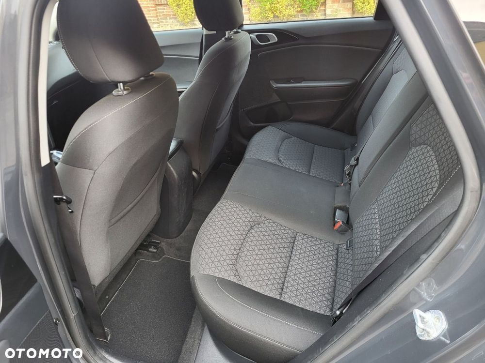 Kia Ceed - 22