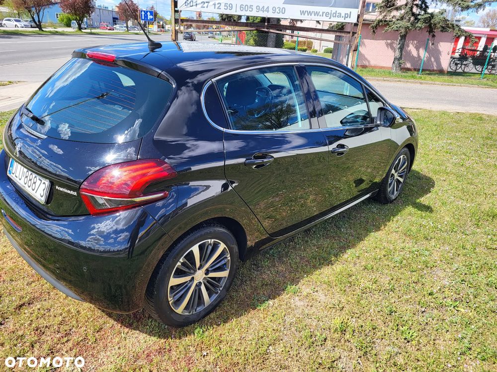 Peugeot 208 - 5