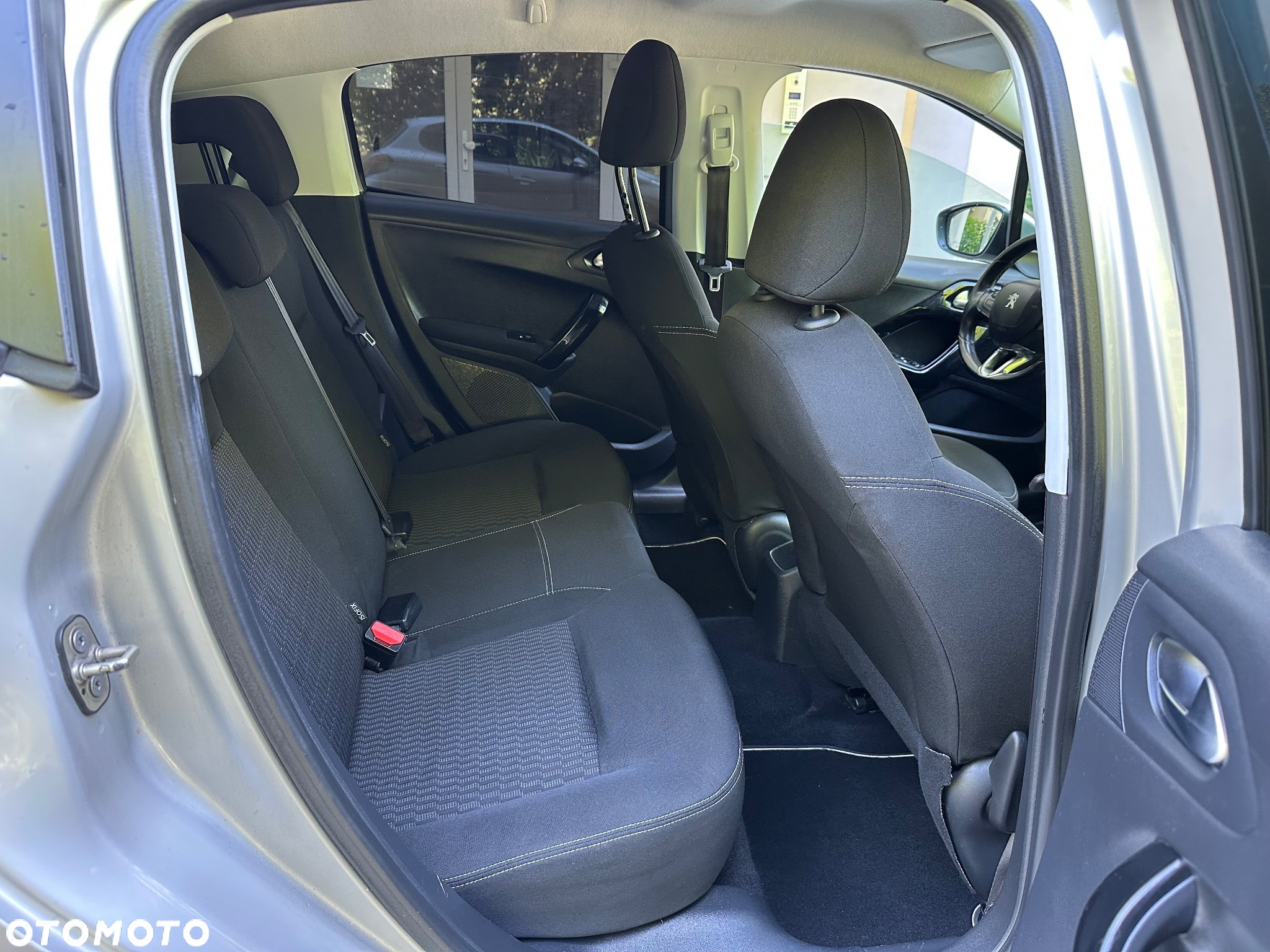 Peugeot 208 1.2 PureTech GPF Allure S&S EAT6 - 12