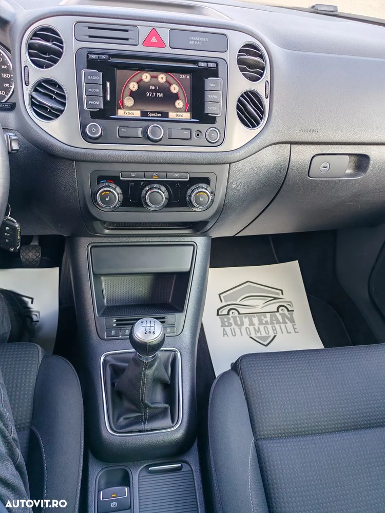 Volkswagen Tiguan 2.0 TDI DPF BlueMotion Technology Sport & Style - 17