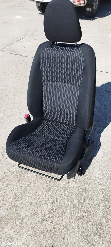 Toyota Yaris III 5d fotel kierowcy - 1