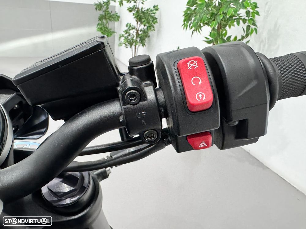 Triumph Trident - 13