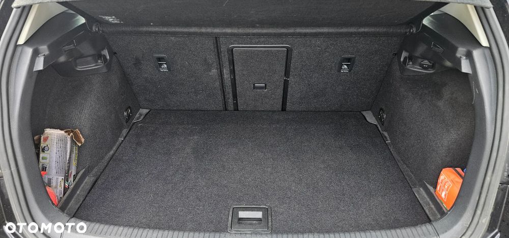 Volkswagen Golf - 23