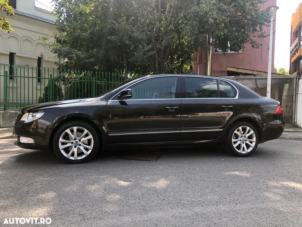 Skoda Superb 2.0 TDI 4X4 Elegance - 3