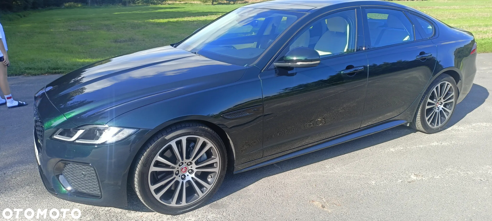 Jaguar XF P300 AWD R-Dynamic SE - 2