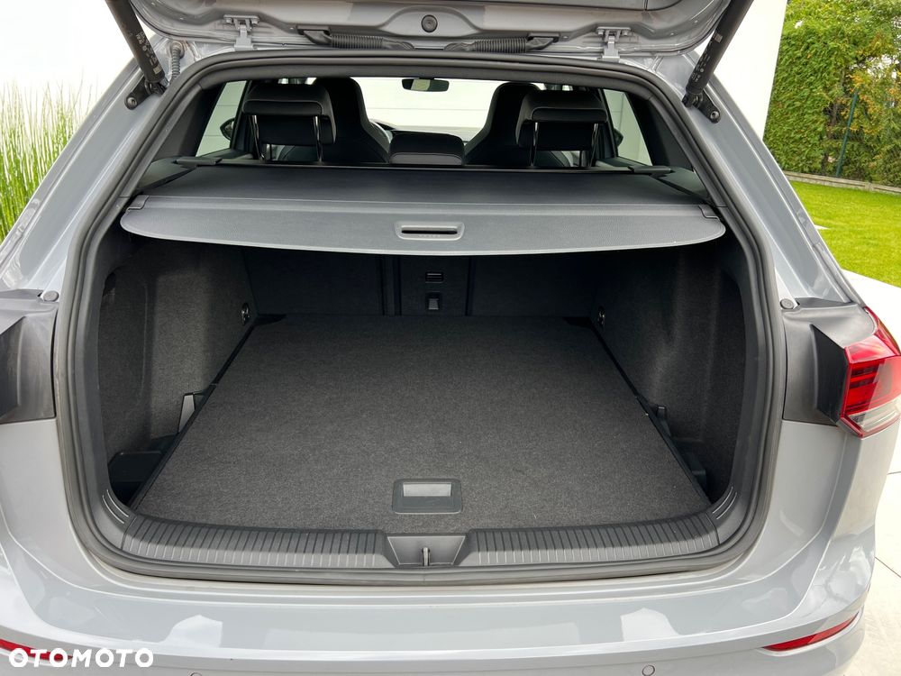 Volkswagen Golf Variant 1.5 eTSI OPF DSG R-Line - 17
