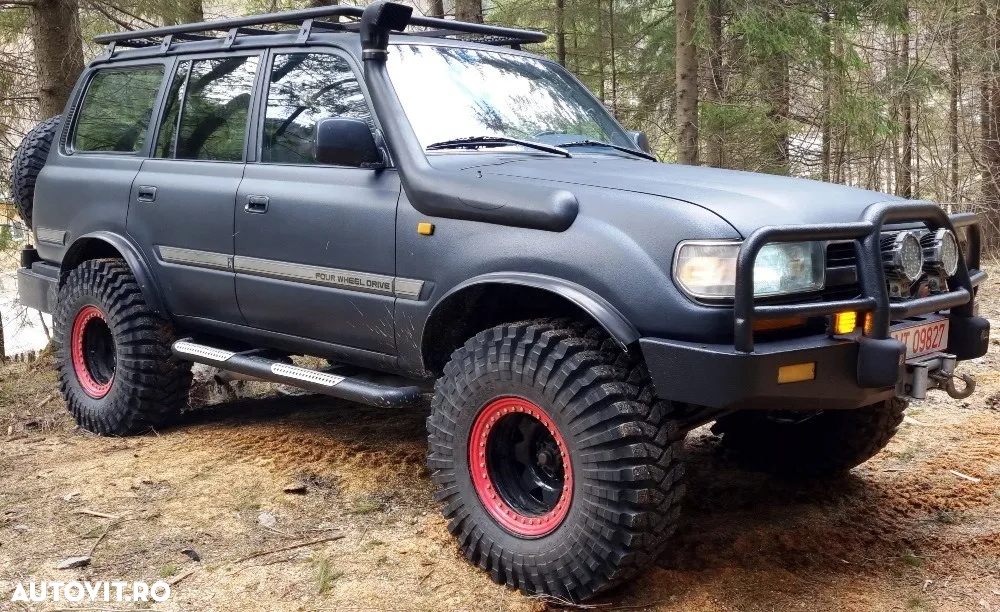 Toyota Land Cruiser - 8