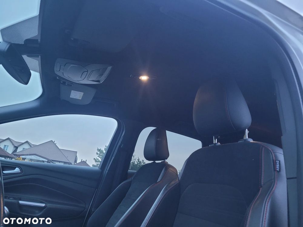 Ford Kuga - 26
