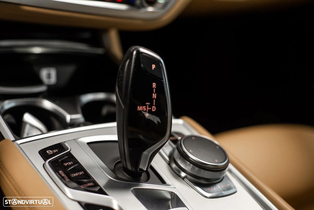 BMW 740 d xDrive Pack M - 15