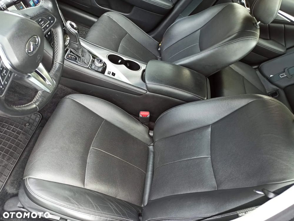 Infiniti Q50 2.0t Premium EU6 - 6