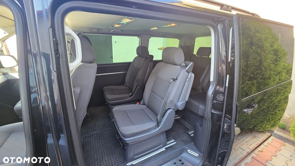 Volkswagen Multivan - 9