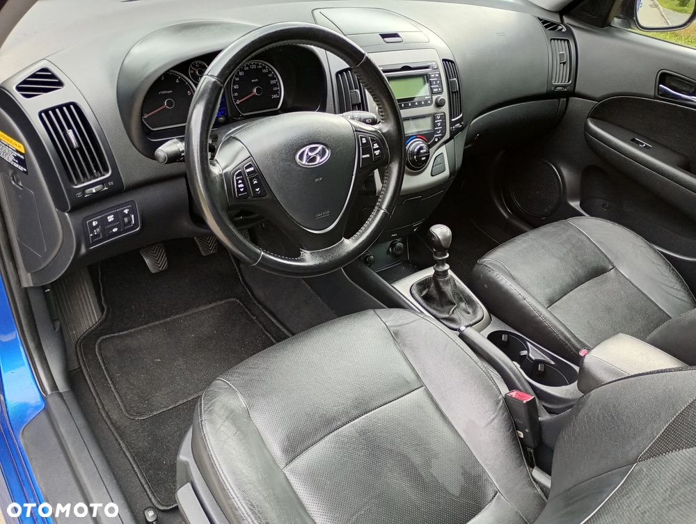 Hyundai i30 2.0 CRDi Premium - 8