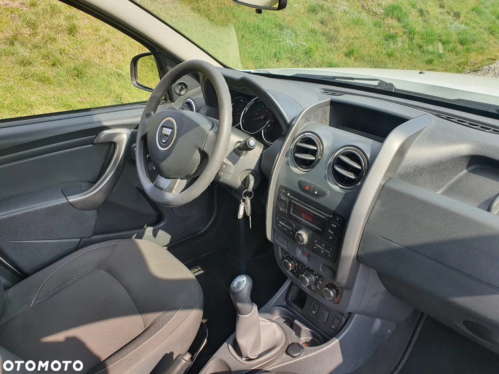 Dacia Duster SCe 115 4x2 Celebration - 12