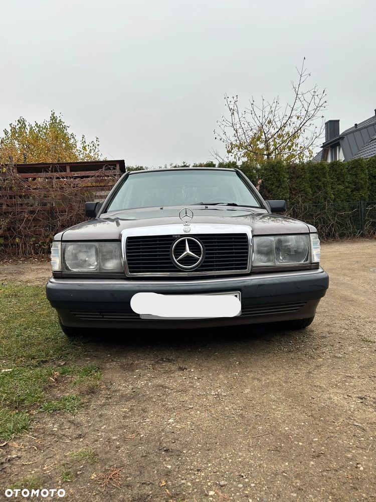 Mercedes-Benz W201 (190) - 1