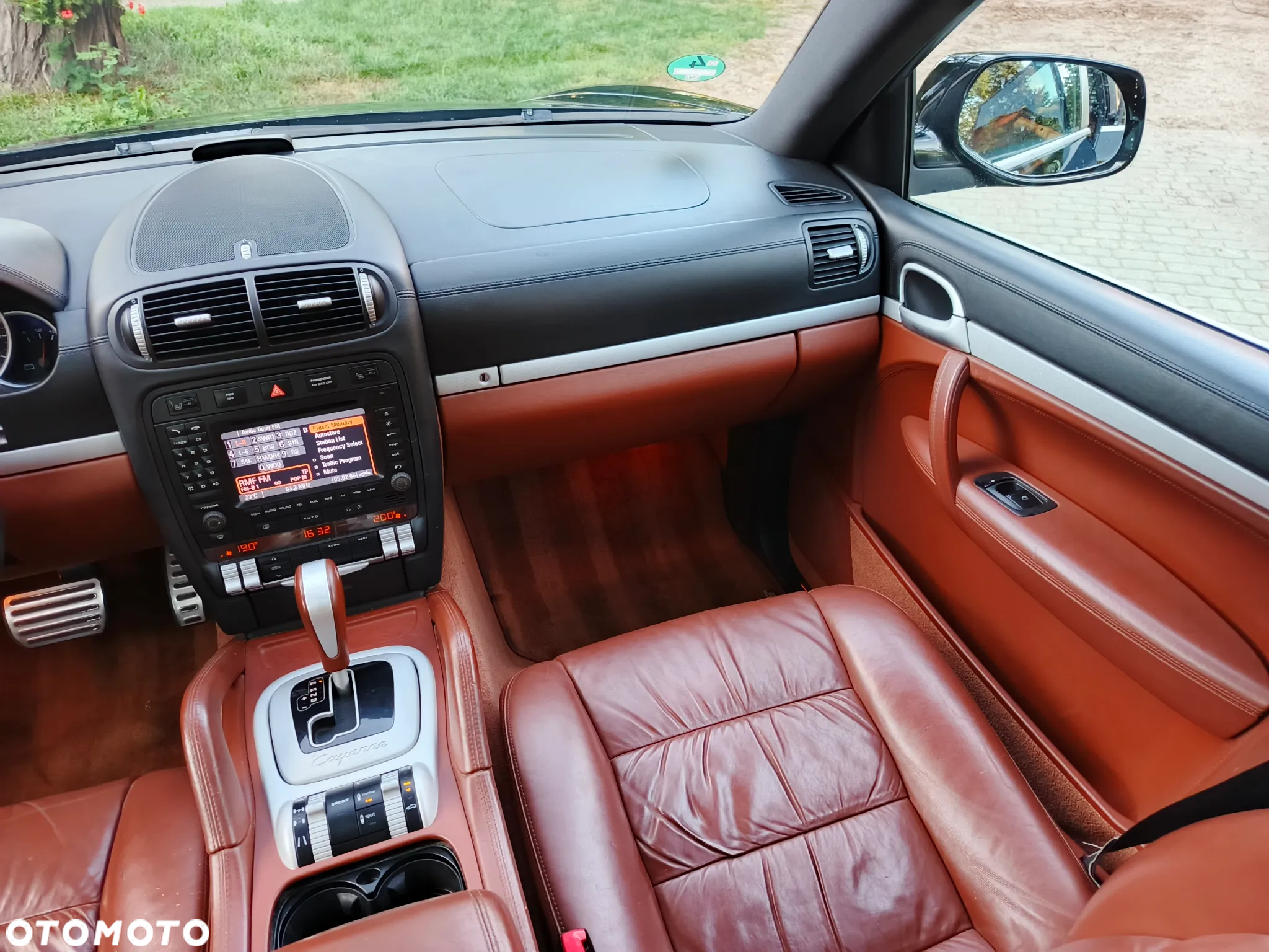 Porsche Cayenne - 15