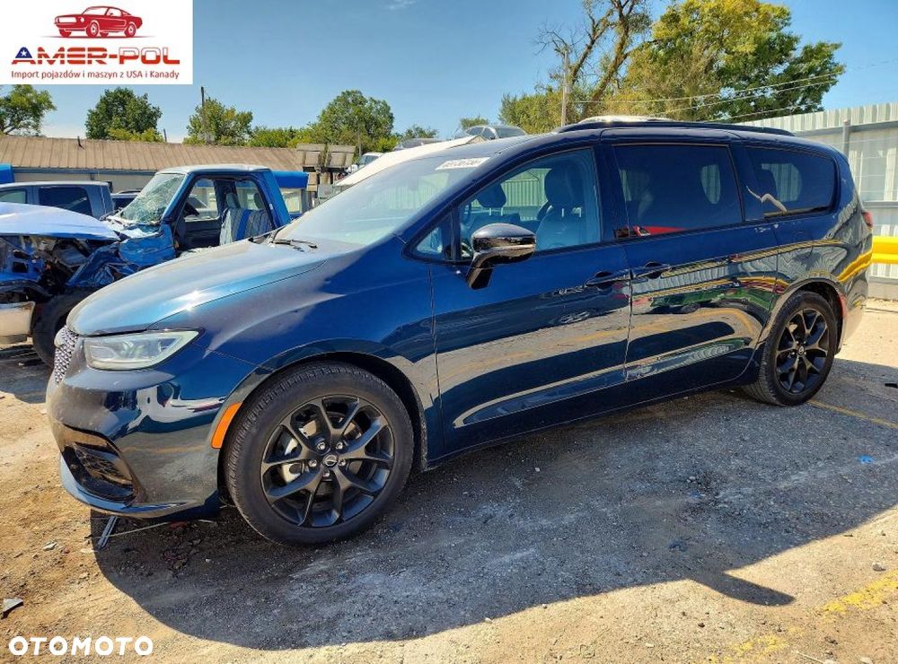 Chrysler Pacifica - 1