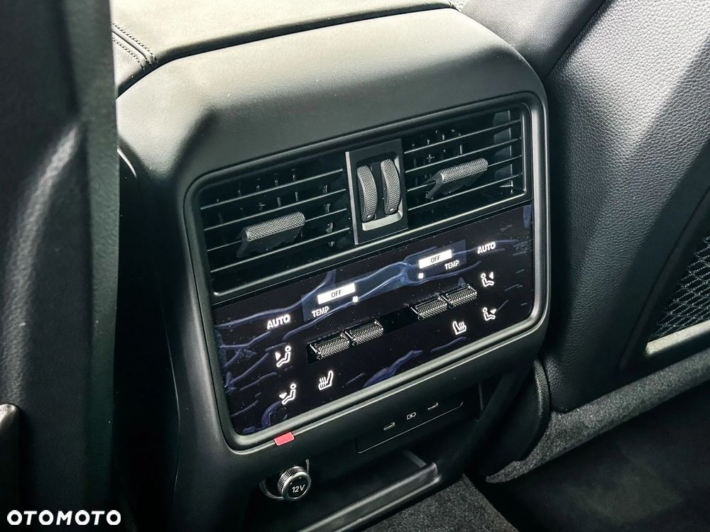 Porsche Cayenne - 24