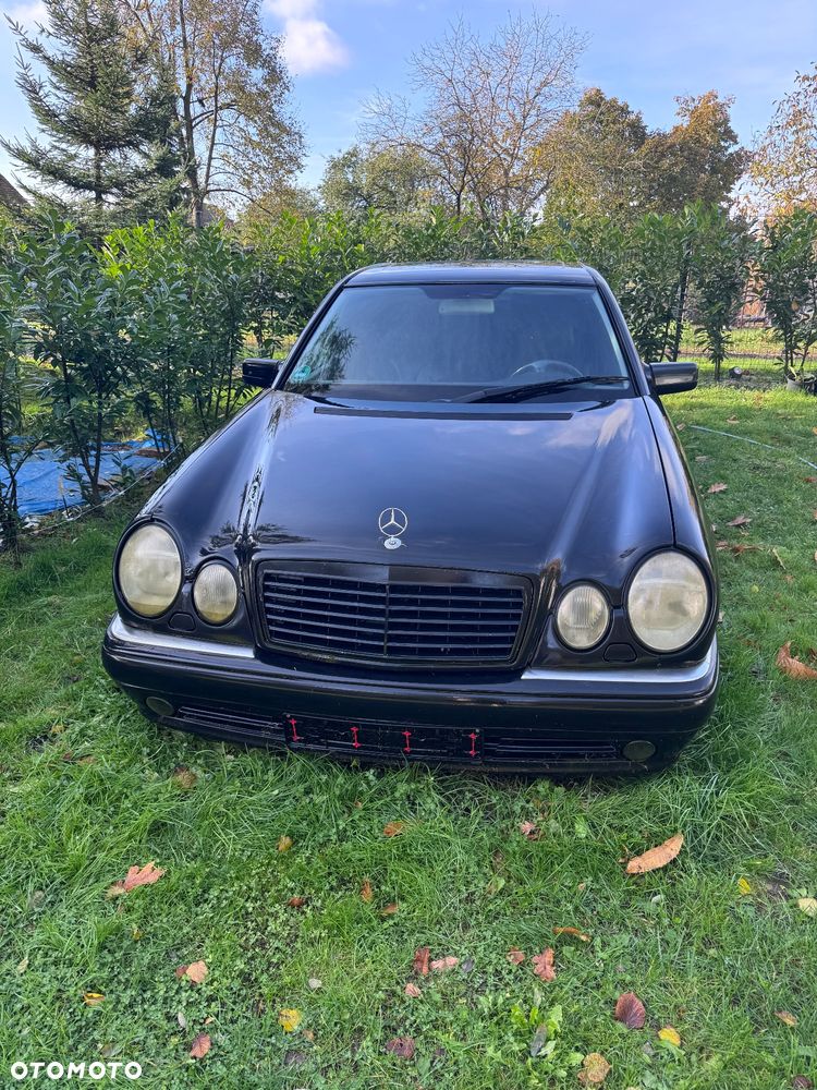 Mercedes-Benz Klasa E 55 AMG - 3