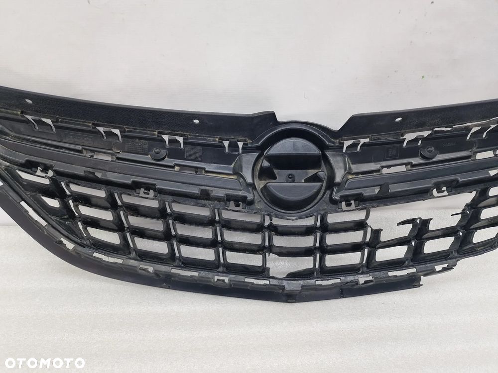 OPEL ZAFIRA C 11- ATRAPA / GRILL PRZEDNI PRZÓD , NR 13300698 , NR AUKCJI GL573 - 14