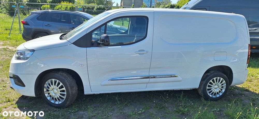 Toyota Proace City 1.5 D-4D Long 2,4t Comfort - 3