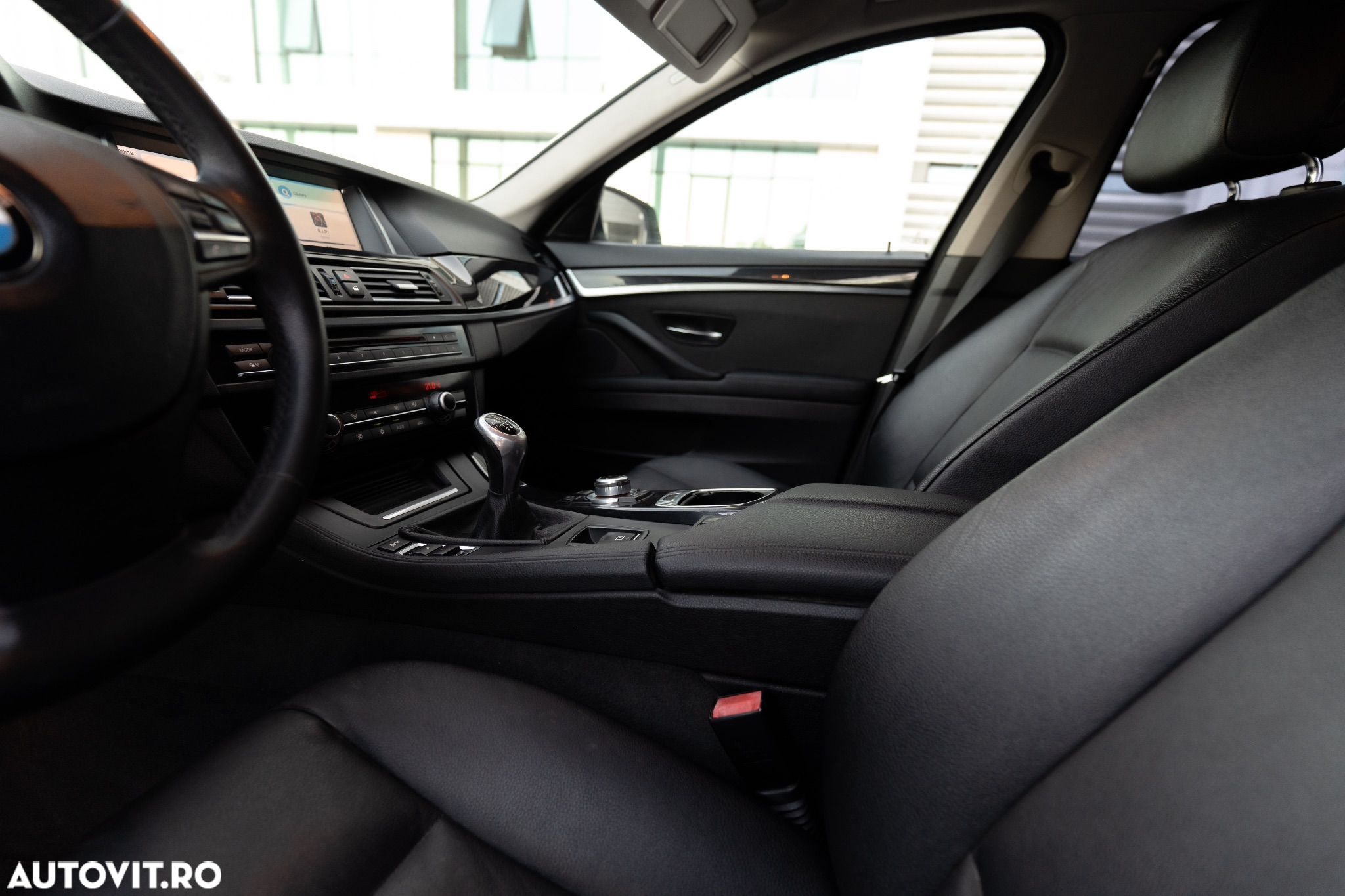 BMW Seria 5 525d Touring Modern Line - 15