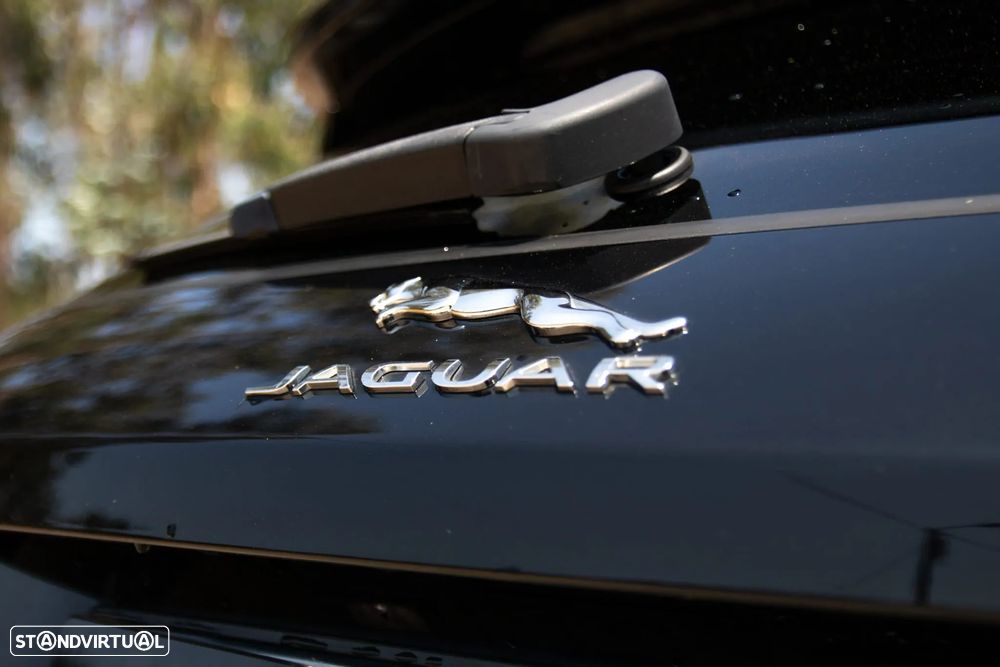 Jaguar F-Pace 20d R-Sport - 21
