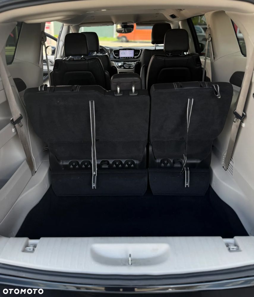 Chrysler Pacifica - 20