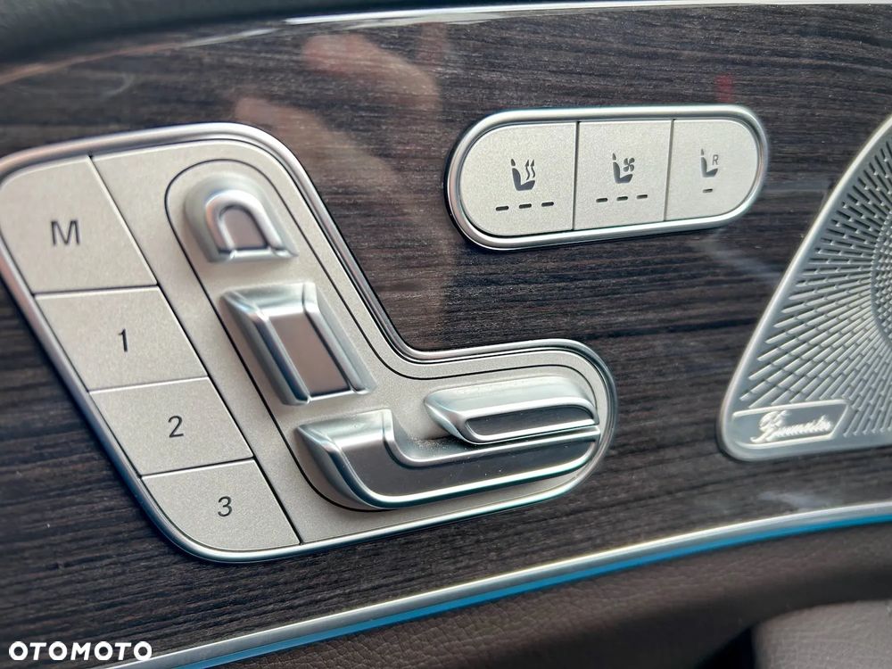 Mercedes-Benz GLS - 33