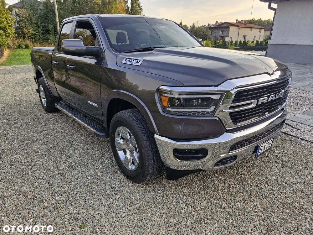 RAM 1500 ver-5-7-quad-cab-laramie - 9
