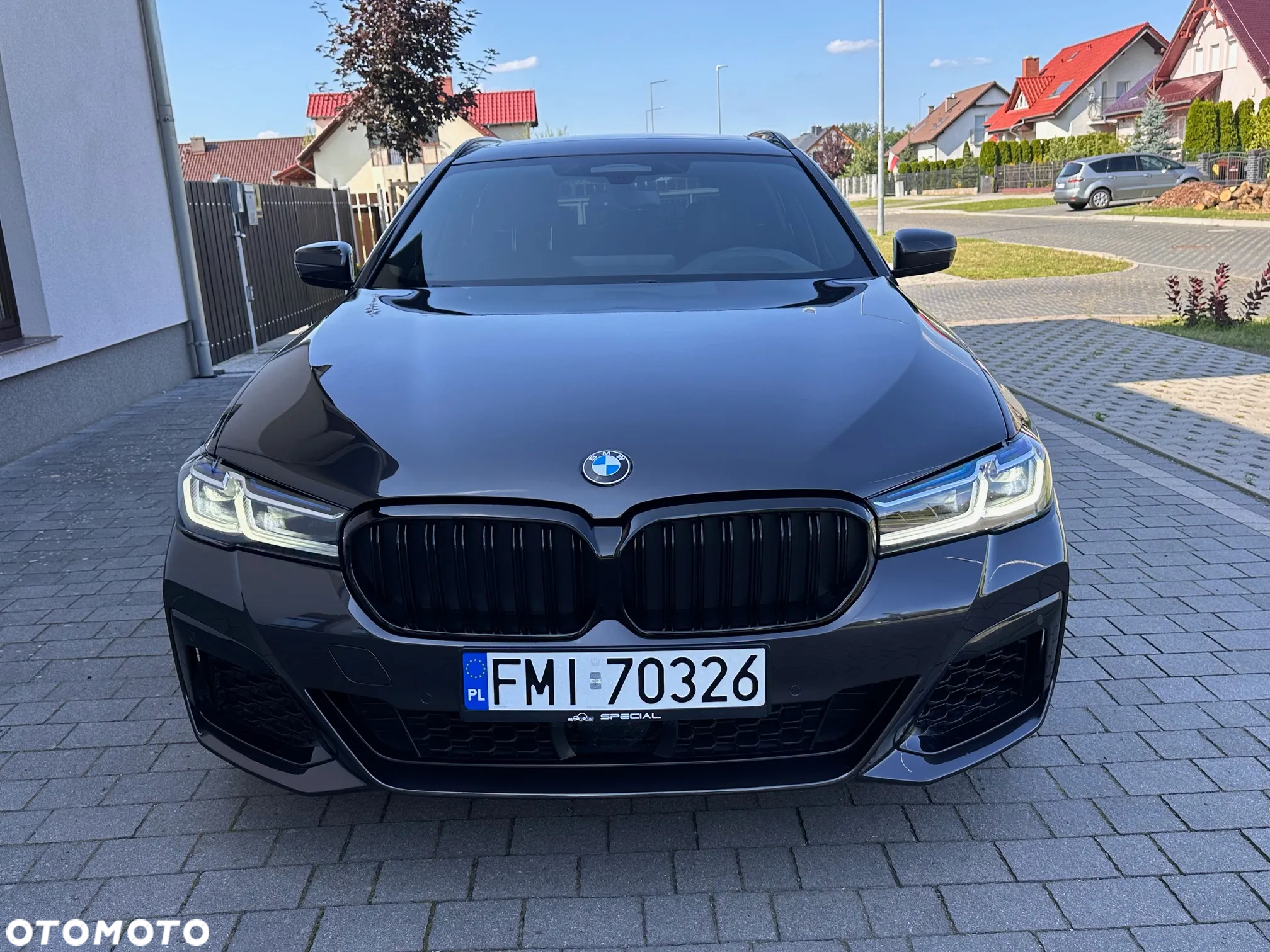 BMW Seria 5 520d xDrive Touring M Sport Edition - 17