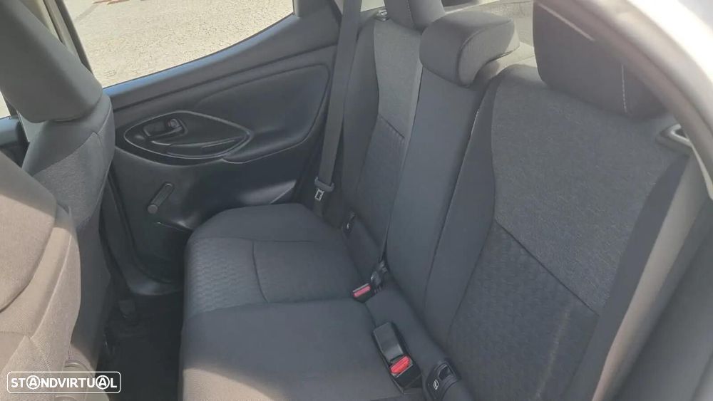 Toyota Yaris - 12