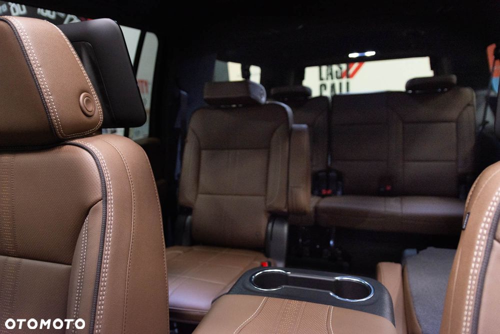 Chevrolet Suburban - 38