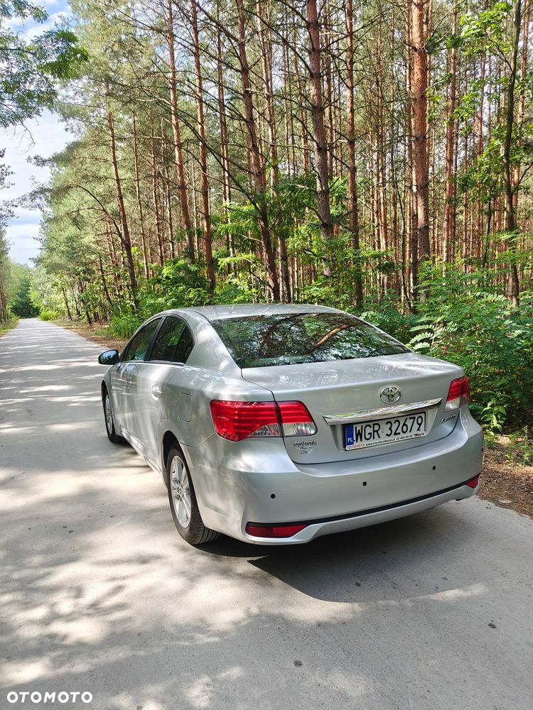 Toyota Avensis 2.0 D-4D Premium - 4