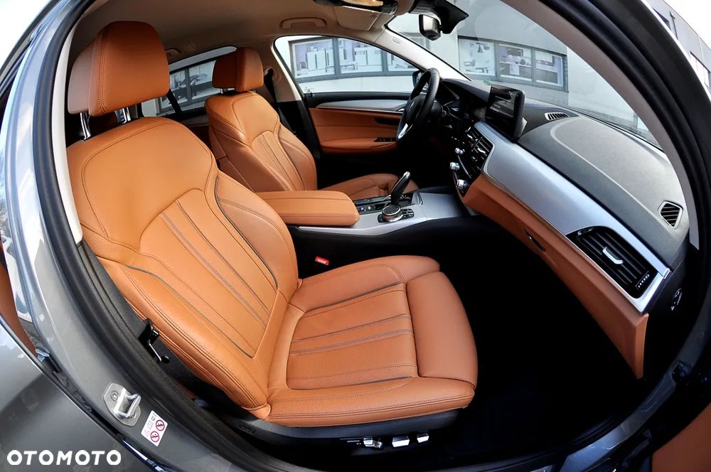 BMW Seria 5 520i - 22