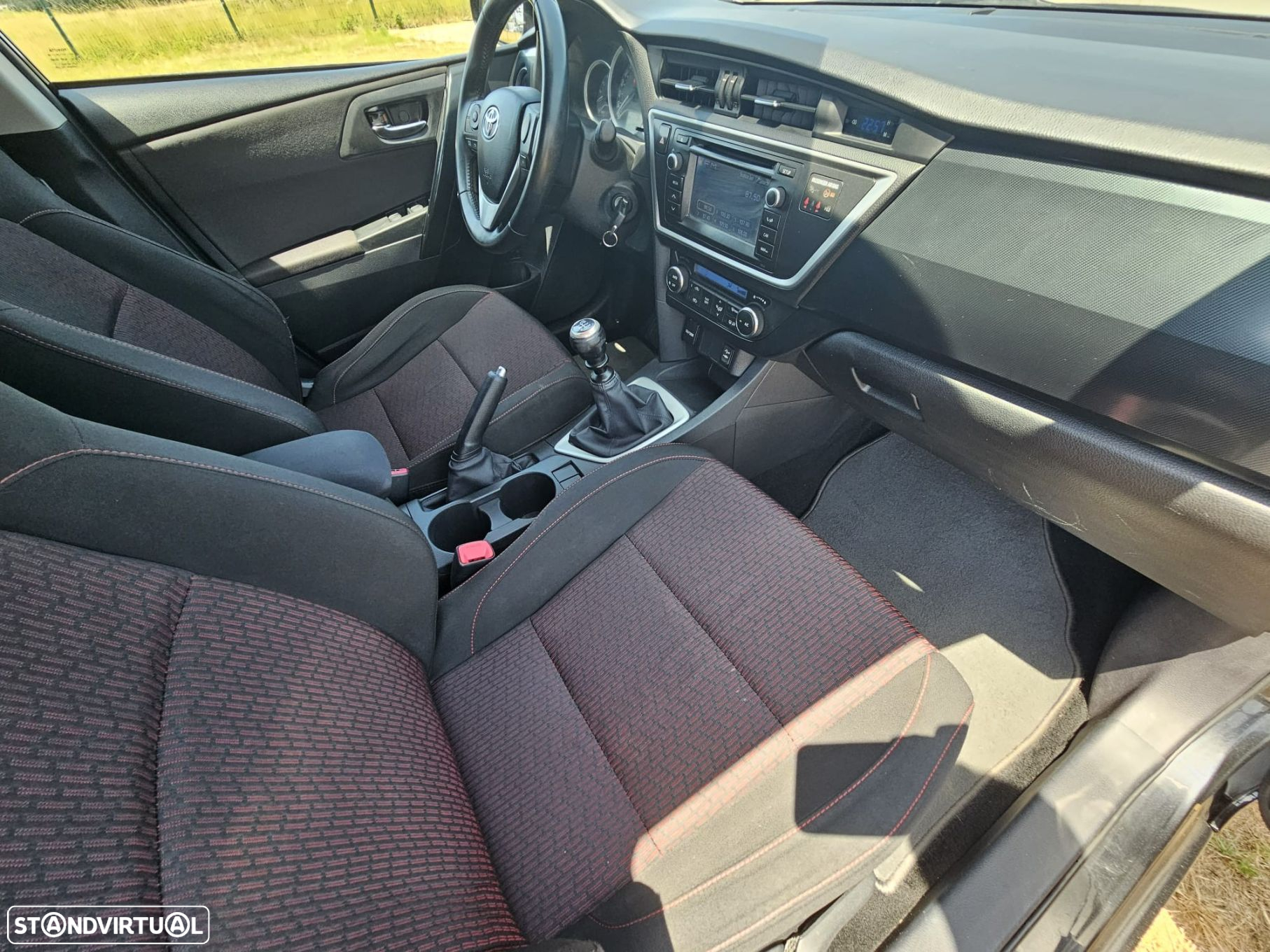 Toyota Auris Touring Sports 1.4 D-4D Comfort - 25
