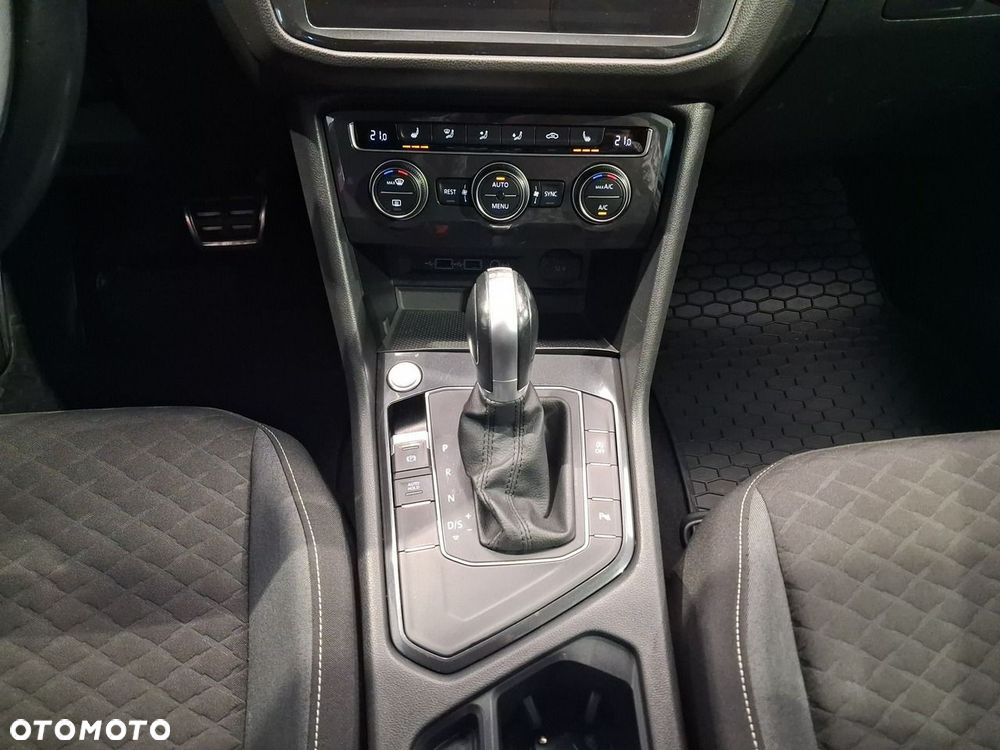 Volkswagen Tiguan - 19